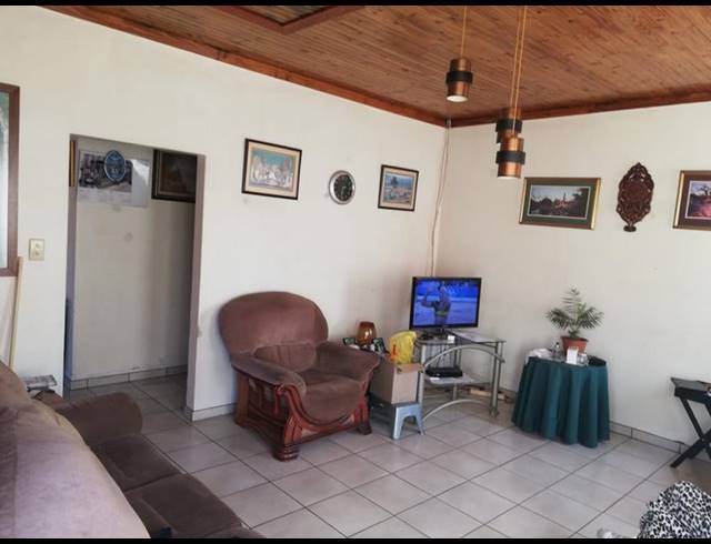 4 BEDROOM HOUSE FOR SALE IN PRETORIA GARDENS